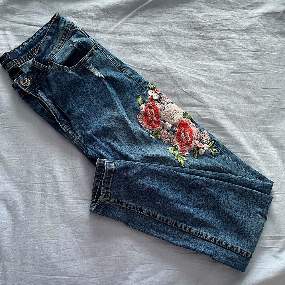High Rise Jeans | Embroidered flowers | Size S